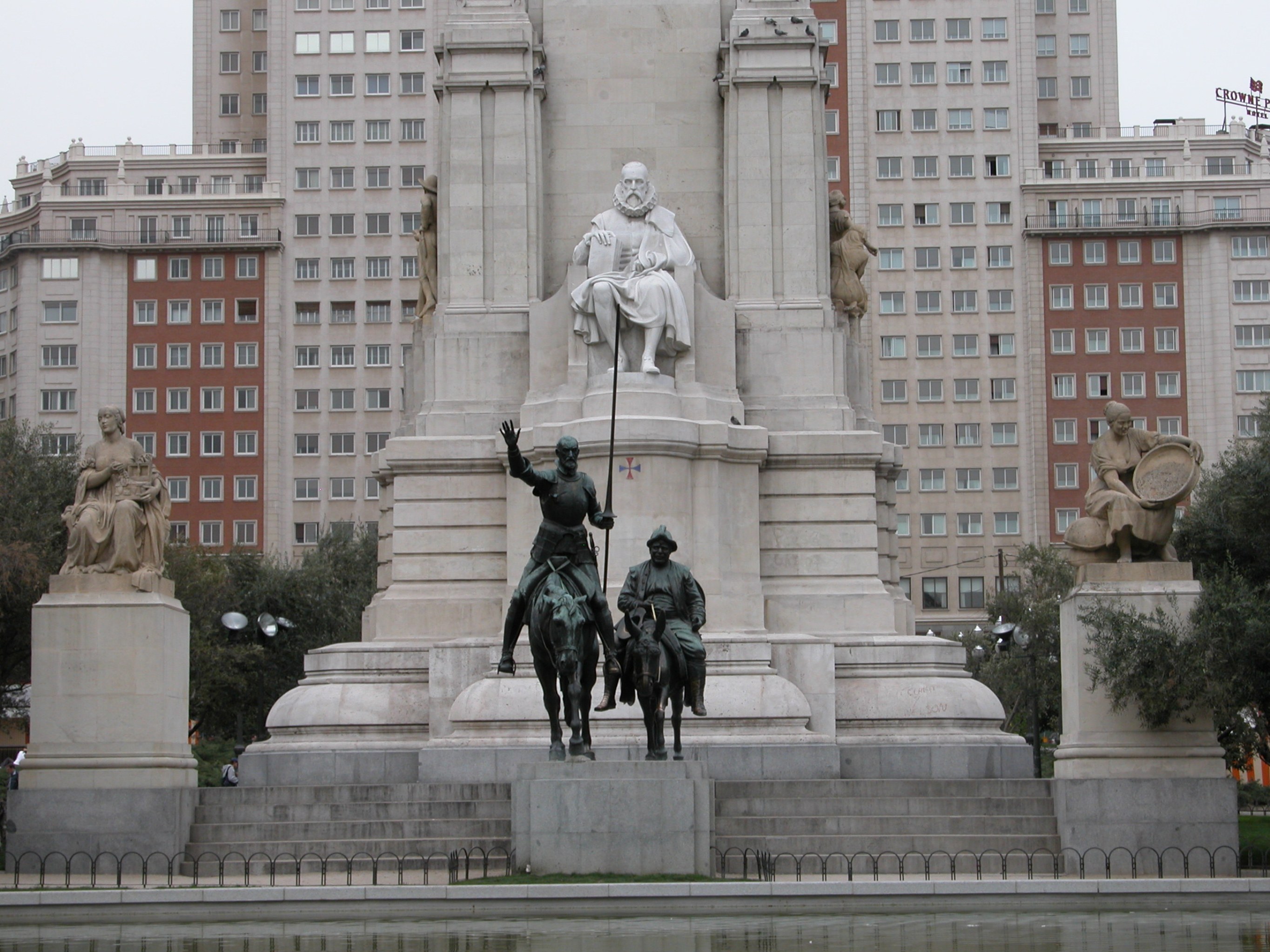 Servantesov spomenik u Madridu